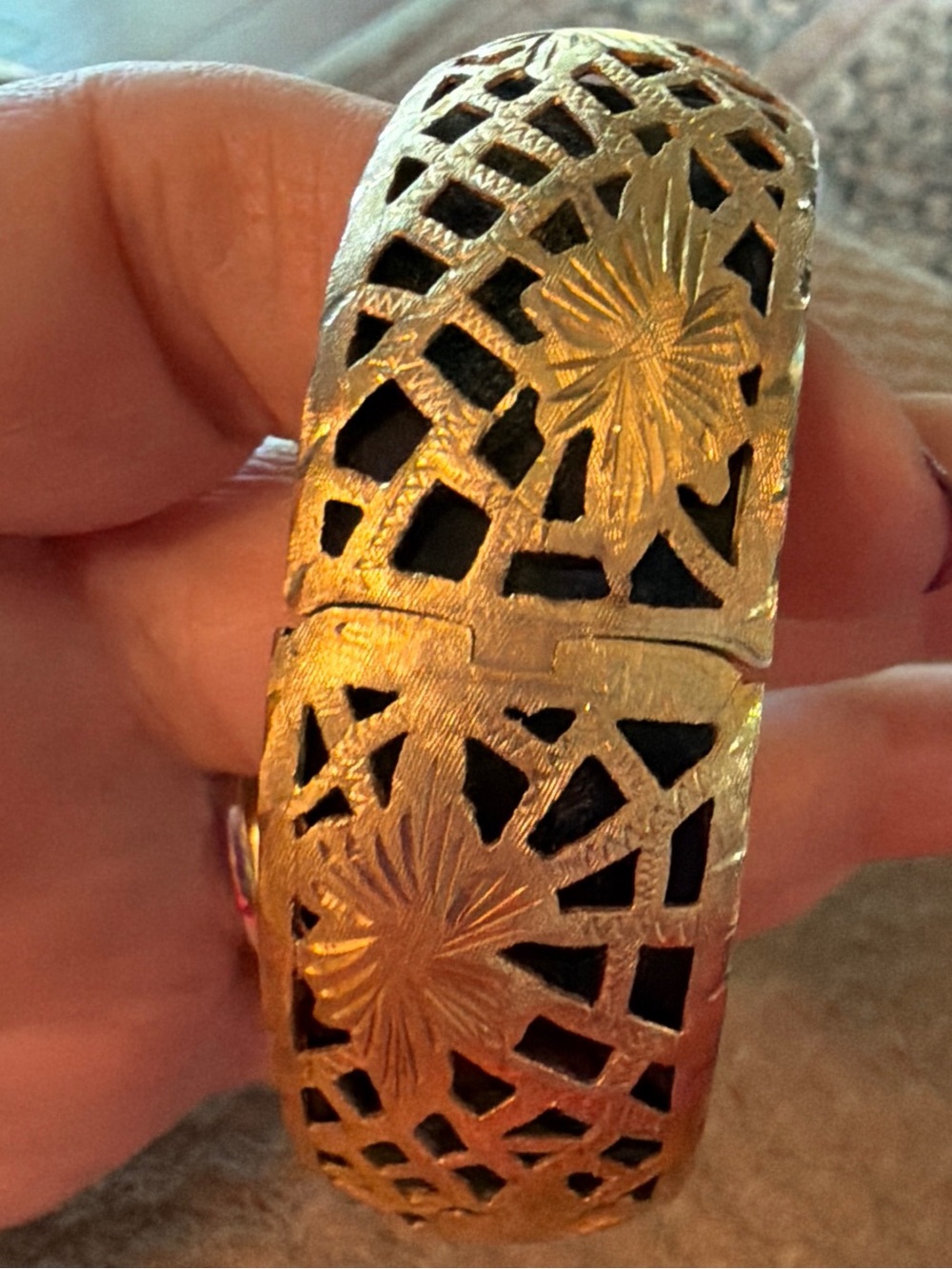 Gold Floral Cutout Hinged Bangle Bracelet - Women Jewelry